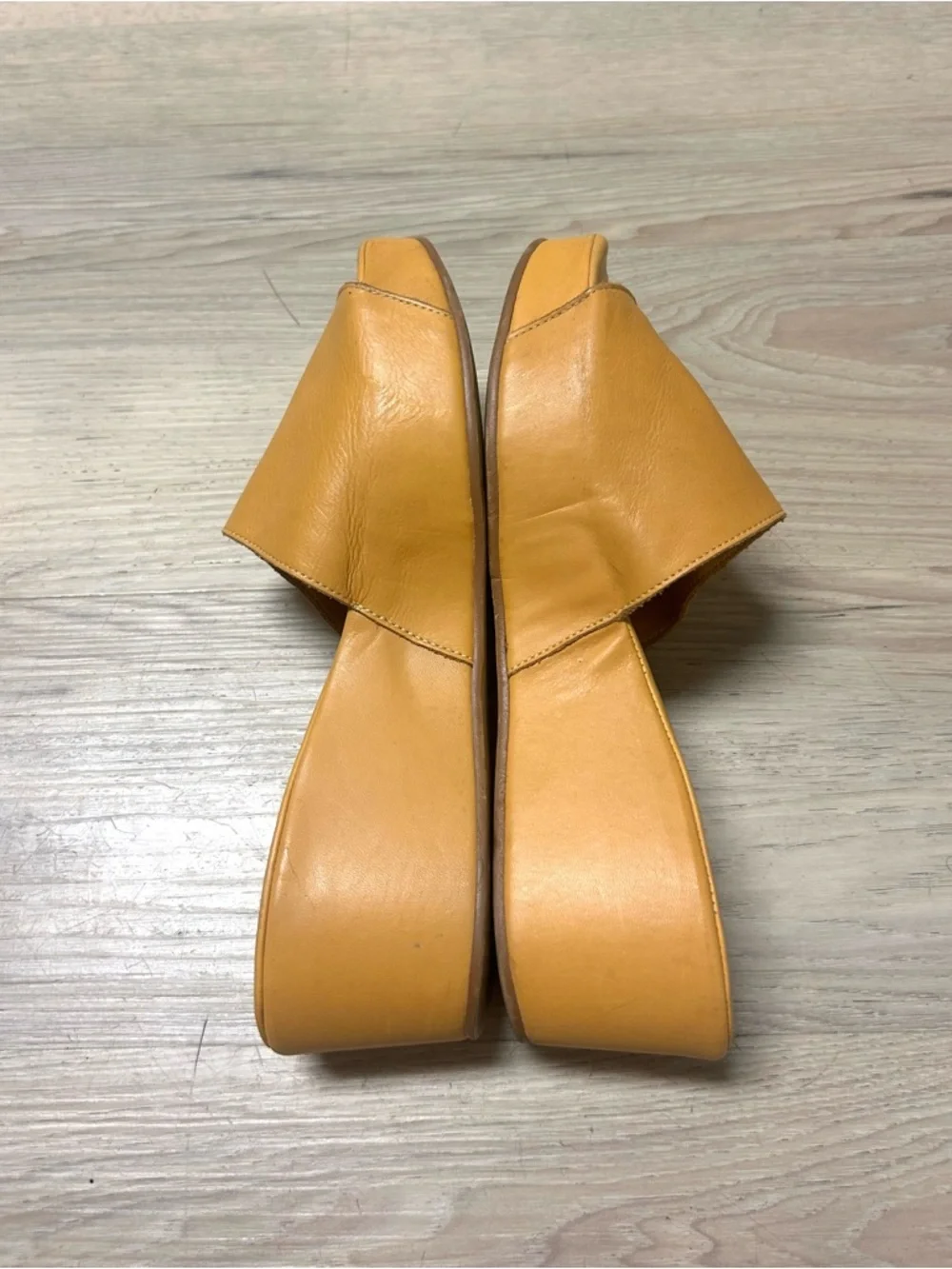 Garnett Hill Sandals Women Sz 8 Yellow Leather Slip On Wedge Made In Italy - Picture 9 of 10